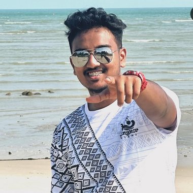 Dhivvyan B. - Freelance Social Media Freelancer