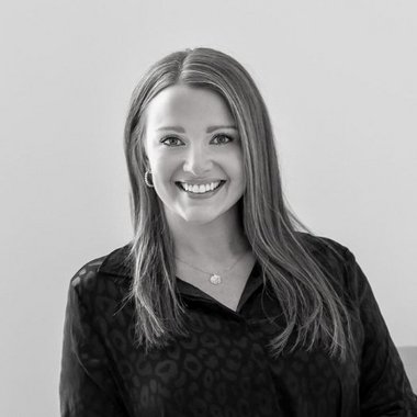 Lauren Y. - Freelance Graphic Designer