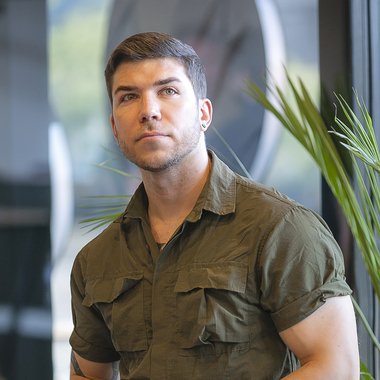 Zhenya E. - Freelance Content Creator