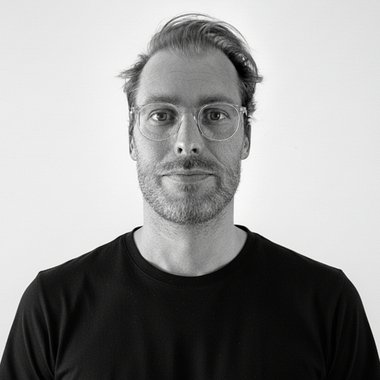 Juan A. - Freelance Designer