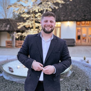HarryStrudwick - Freelance Graphic Designer