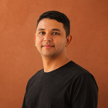Rafael M. - Freelance Graphic Designer
