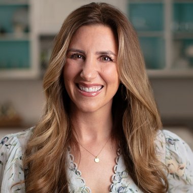 Erica B. - Freelance Social Media Manager