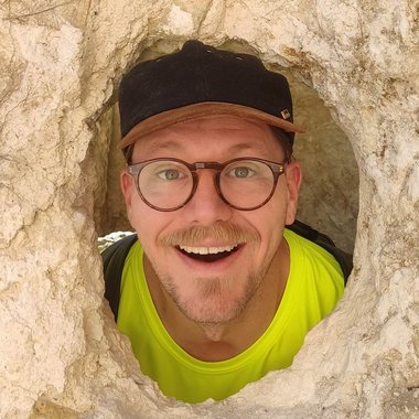 Patrick H. - Freelance Graphic Designer