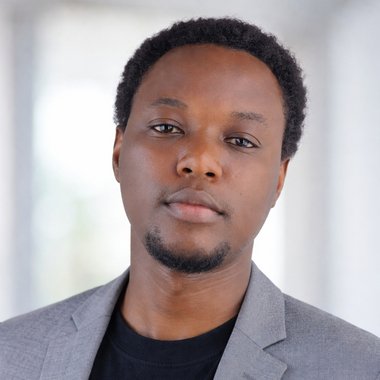 Dam-tote L. - Freelance Brand Designer