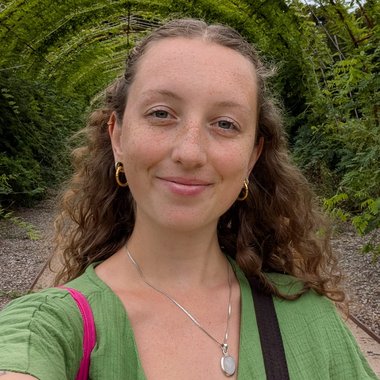 Karen B. - Freelance Motion Graphic Designer