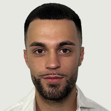 DANIEL M. - Freelance Creative Director