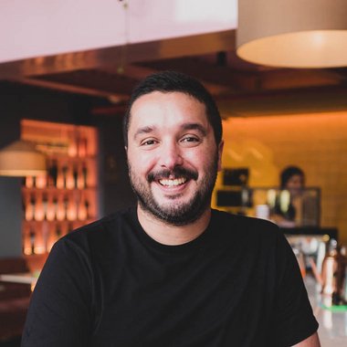 Andres U. - Freelance Presentation Designer