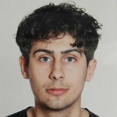 Hugo R. - Freelance Video Editor