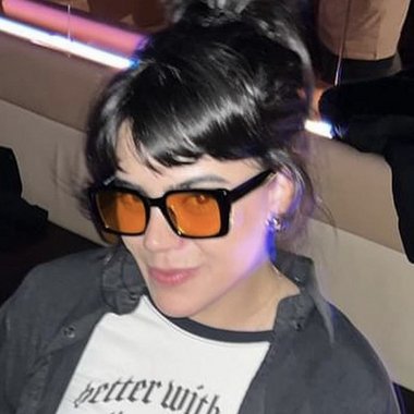 Larissa M. - Freelance Graphic Designer