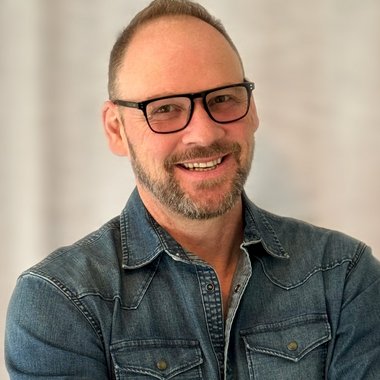 Derek C. - Freelance Brand Designer