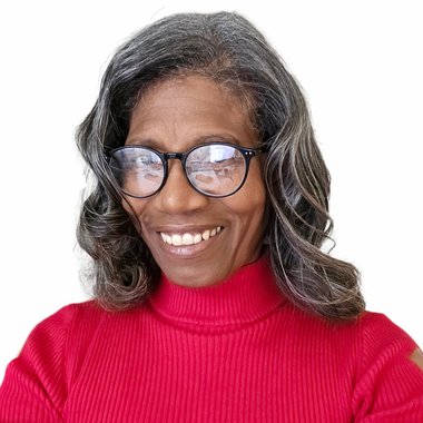 Annette W. - Freelance Brand Designer