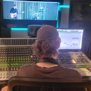 Lovro R. - Freelance Mixing Engineer