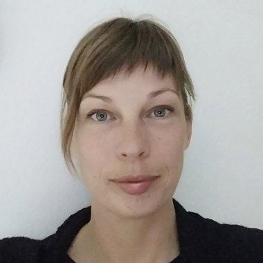 Karolina P. - Freelance Graphic Designer
