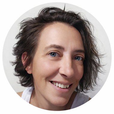 ANITA S. - Freelance Graphic Designer