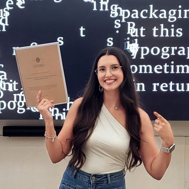 Bruna L. - Freelance Web Developer