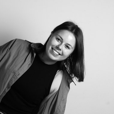 Mia S. - Freelance Graphic Designer