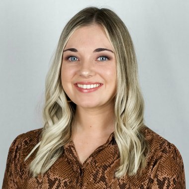 CreativelyMadeline - Freelance Graphic Designer