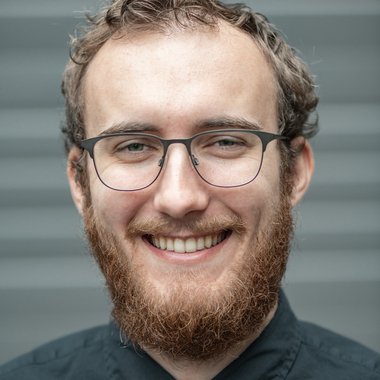 Epond - Freelance Graphic Designer