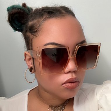 Ariana B. - Freelance Graphic Designer