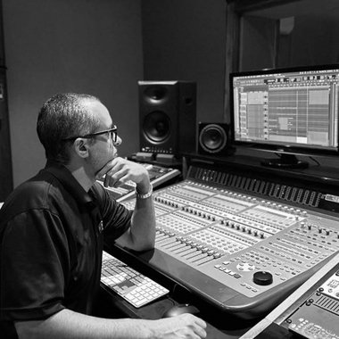 Luis R. - Freelance Music Producer