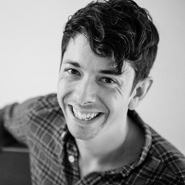 Peter K. - Freelance Pitch Deck Designer