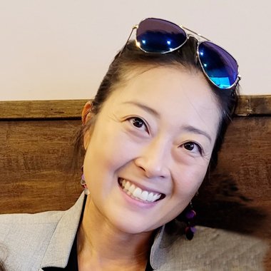 Jina W. - Freelance Graphic Designer