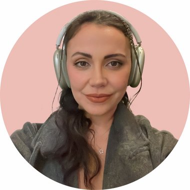 Asya S. - Freelance Web Designer