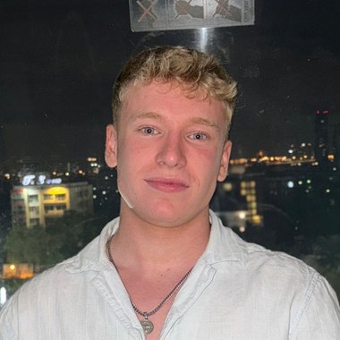Oliver W. - Freelance Voiceover Artist