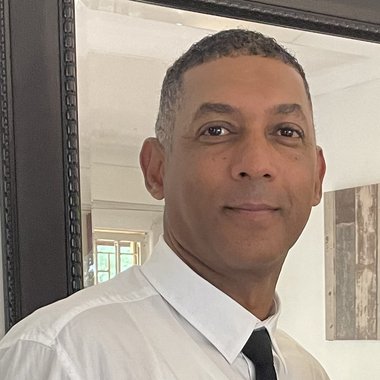 Don K. - Freelance Graphic Designer