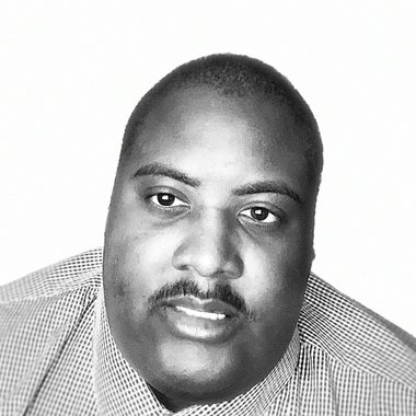 Fritz J. - Freelance Graphic Designer