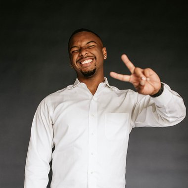 Samuel A. - Freelance Graphic Designer
