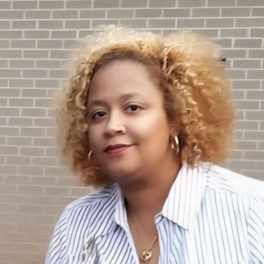 Leslie T. - Freelance Videographer