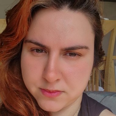 Luciana R. - Freelance Ui Designer