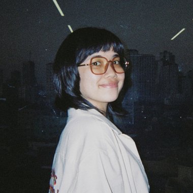 Drae L. - Freelance Graphic Designer