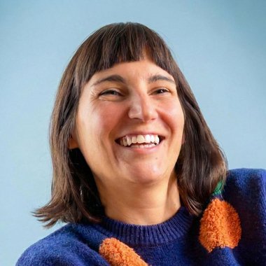 Roberta C. - Freelance Pitch Deck Designer