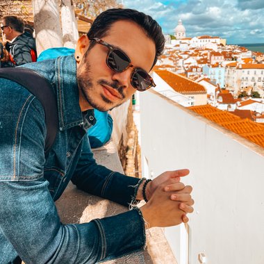 Amilker C. - Freelance Brand Designer