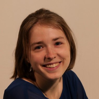 Améline R. - Freelance Graphic Designer