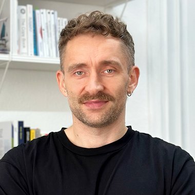 Tom P. - Freelance Banner Ad Designer