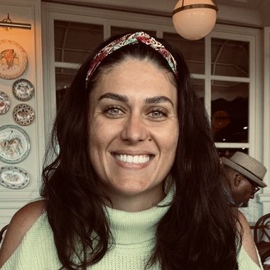 Julia G. - Freelance Packaging Designer