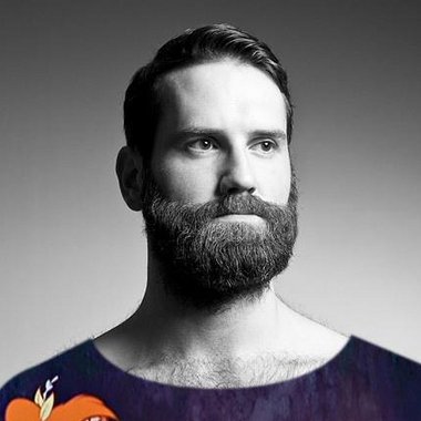 Garikoitz I. - Freelance Packaging Designer