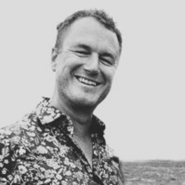 Simon E. - Freelance Web Designer