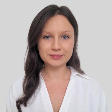 Alina Y. - Freelance Copywriter