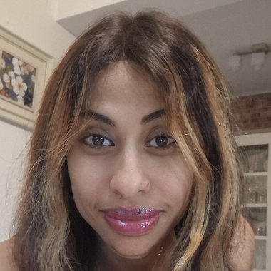 Saba A. - Freelance Graphic Designer