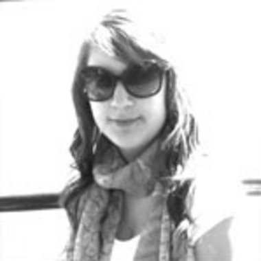 Lisa-May - Freelance Graphic Designer