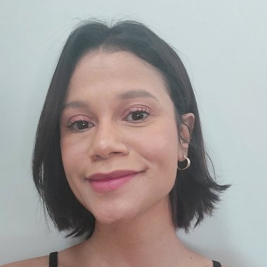 Gabriela M. - Freelance Graphic Designer