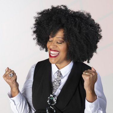 Roxi F. - Freelance Presenter