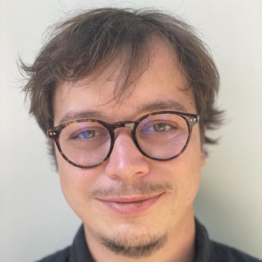 Richard V. - Freelance Mixing Engineer