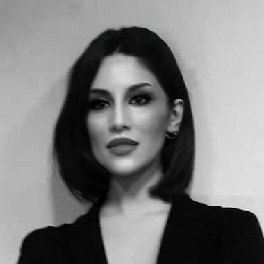 Aida B. - Freelance Graphic Designer