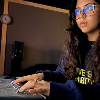 Thifany M. - Freelance Video Editor